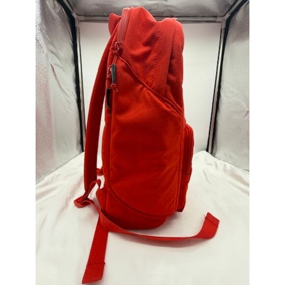Brevitē The Backpack Red Minimalist Everyday Travel Laptop Bag - Picture 4 of 16